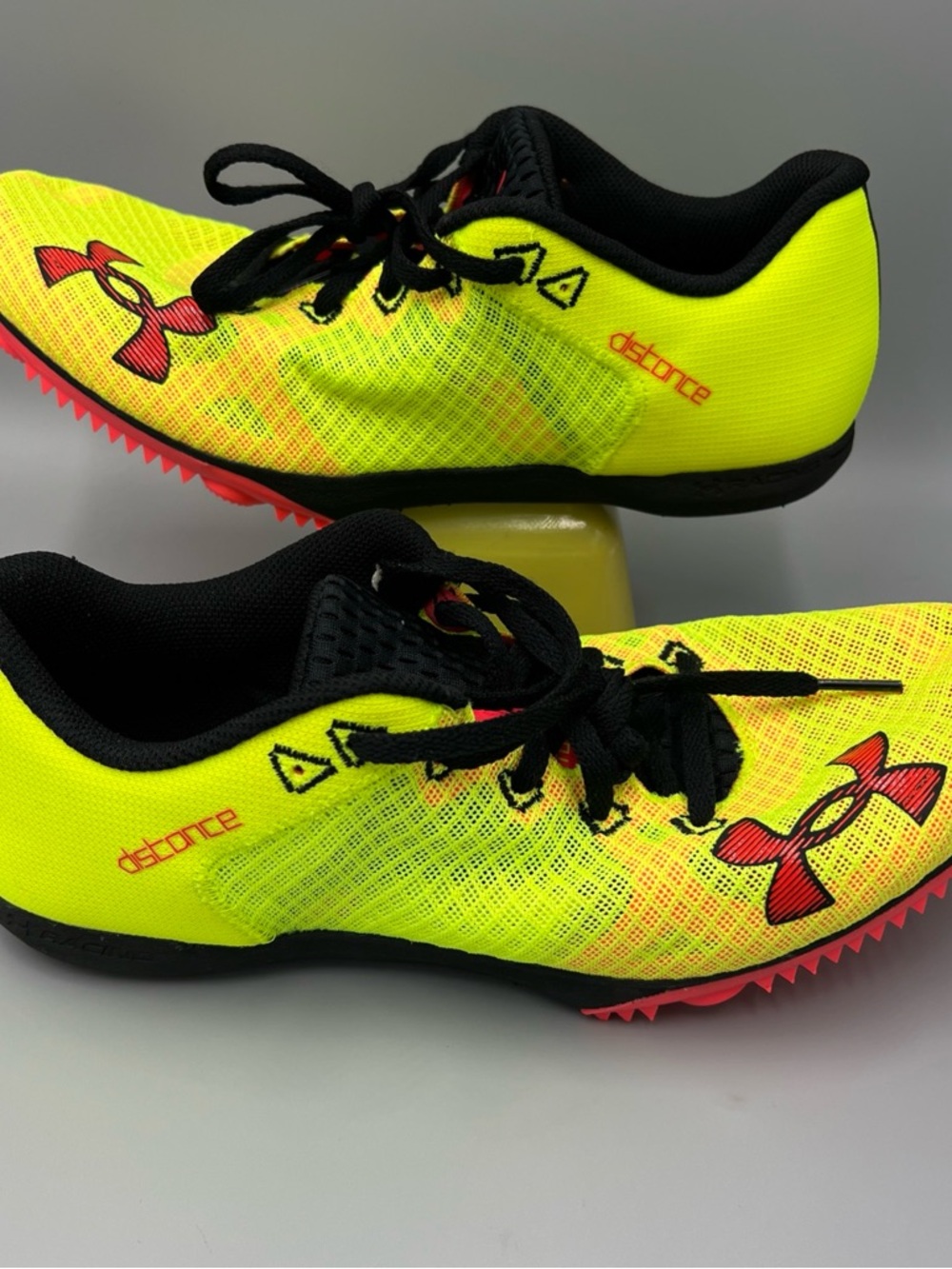 Under Armour Kick Distance 4 Track Spikes, Running Shoes, Men's 11, Women's 12.5
